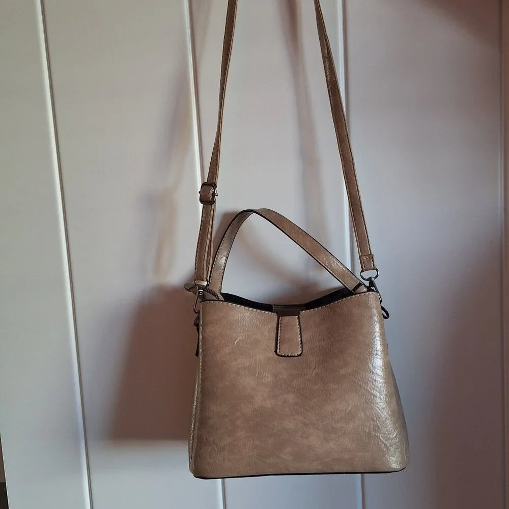 Vegan Leather Handbag - Picture 4 of 10